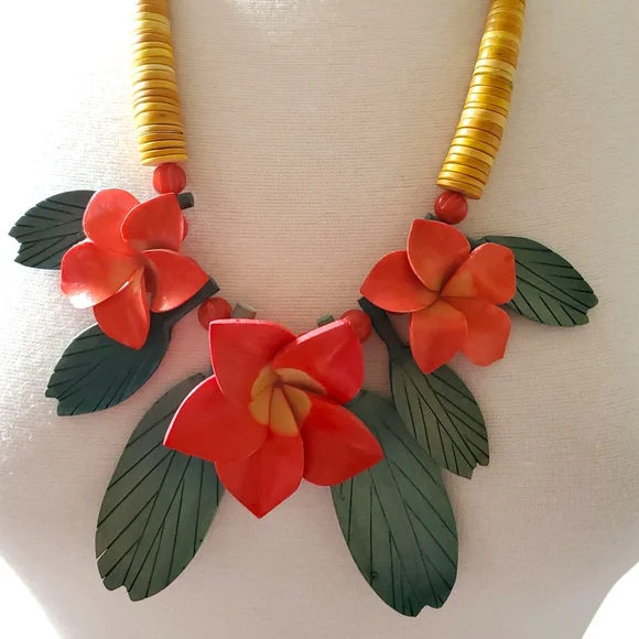 Bold Wooden Tropical Red Floral Necklace - Picture 3 of 9